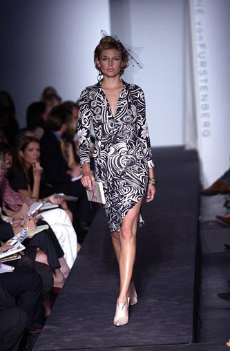 Diane von Furstenberg Spring 2003 runway